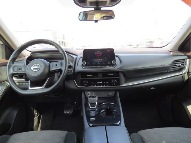 Used 2023 Nissan Rogue SV FWD image 16