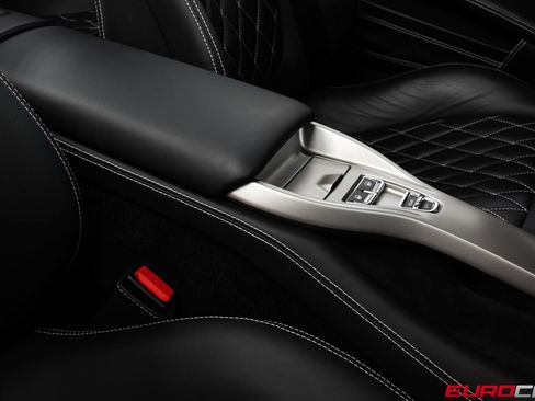 Used 2013 Ferrari California RWD image 34