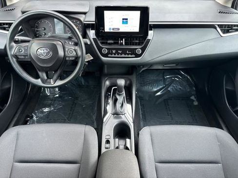 Certified 2025 Toyota Corolla LE image 3