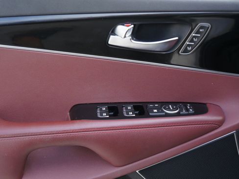 Used 2017 Kia Sorento SX image 25