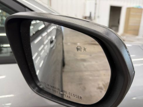 New 2026 Chevrolet Trax RS w/ Sunroof Package image 29