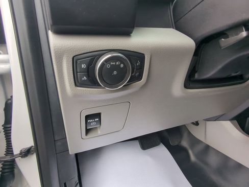 Used 2018 Ford F150 XL w/ Equipment Group 101A Mid AWD/4WD image 14
