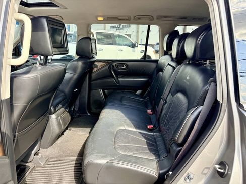Used 2014 INFINITI QX80 4WD w/ Deluxe Touring Package image 22
