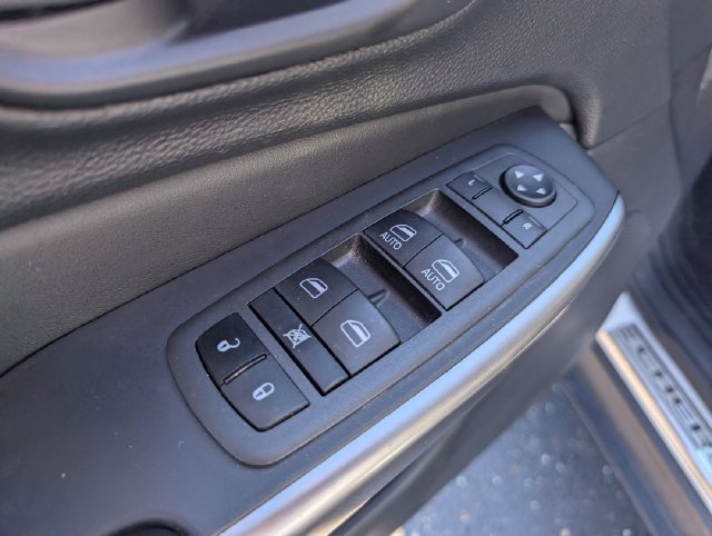 Used 2022 Jeep Cherokee Latitude Lux AWD/4WD image 11