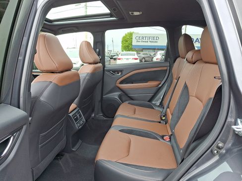 Used 2025 Subaru Forester Touring AWD/4WD image 10