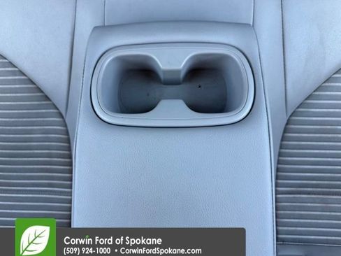 Used 2018 Toyota Camry SE w/ Moonroof Package FWD image 12