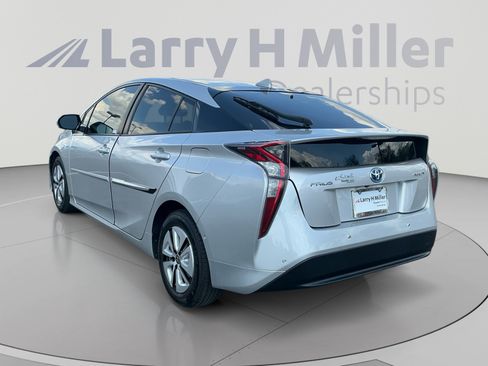 Used 2017 Toyota Prius Three FWD image 3