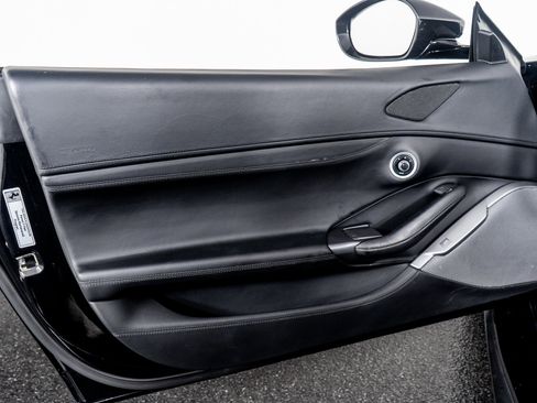 Used 2019 Ferrari Portofino image 39