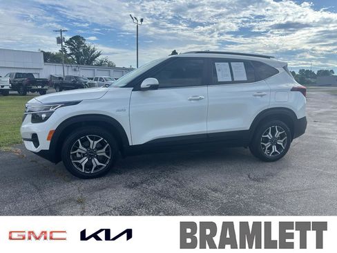 Used 2023 Kia Seltos EX image 1