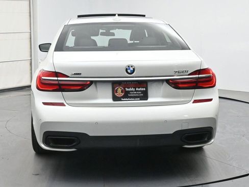 Used 2019 BMW 750i xDrive w/ M Sport Package AWD/4WD image 24