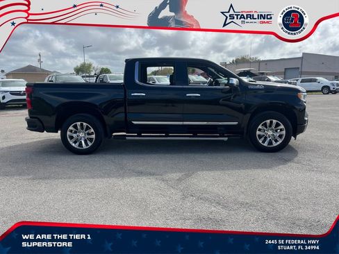 Used 2024 Chevrolet Silverado 1500 High Country w/ High Country Premium Package AWD/4WD image 2