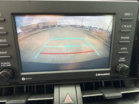 Used 2021 Toyota RAV4 LE FWD image 26