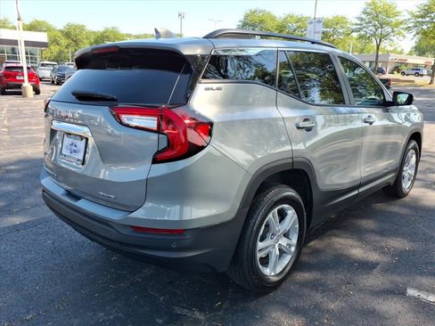 Used 2024 GMC Terrain SLE w/ Driver Convenience Package AWD/4WD image 7