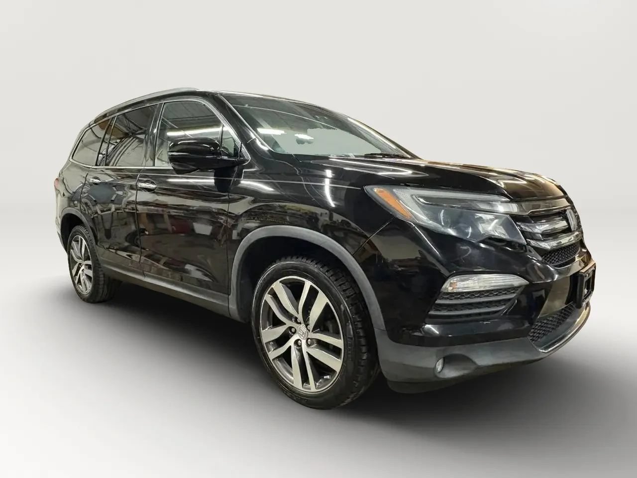Used 2016 Honda Pilot Touring image 2