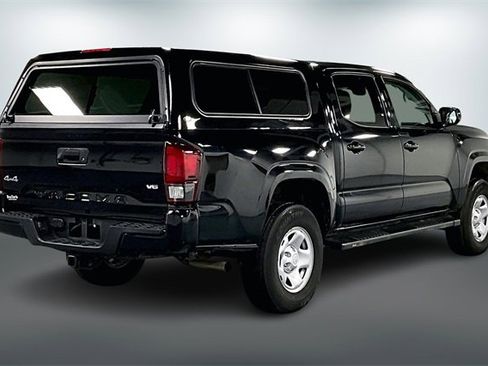 Used 2022 Toyota Tacoma SR image 7