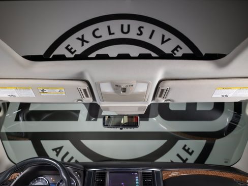 Used 2018 Nissan Armada Platinum w/ Captain Seat Package RWD image 10