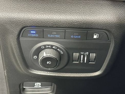 Used 2023 Jeep Grand Cherokee Trailhawk w/ Luxury Tech Group III AWD/4WD image 19