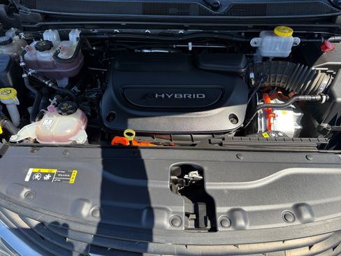 Used 2018 Chrysler Pacifica Limited w/ Advanced Safetytec Group FWD image 20
