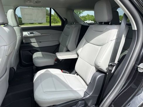 New 2026 Ford Explorer Active w/ Active Comfort Package AWD/4WD image 18