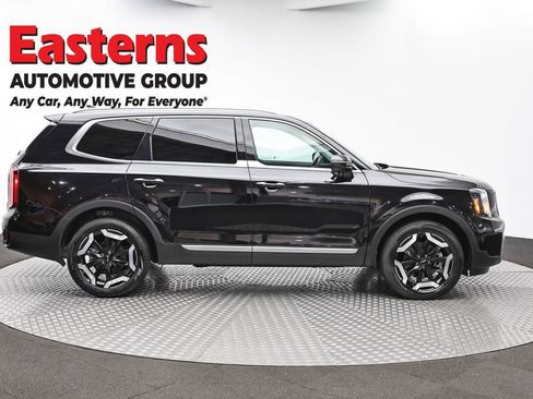 Used 2025 Kia Telluride S AWD/4WD image 4