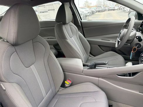 Used 2026 Hyundai Elantra SE w/ Cargo Package FWD image 35