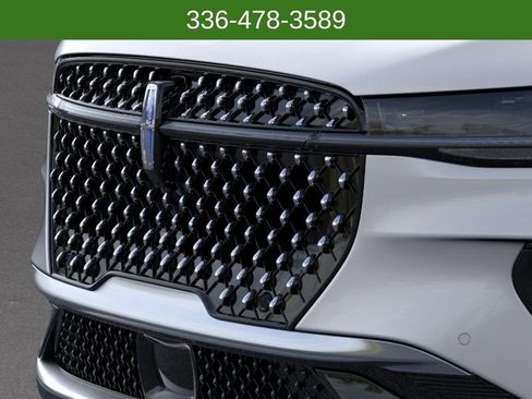 New 2026 Lincoln Nautilus Premier image 17