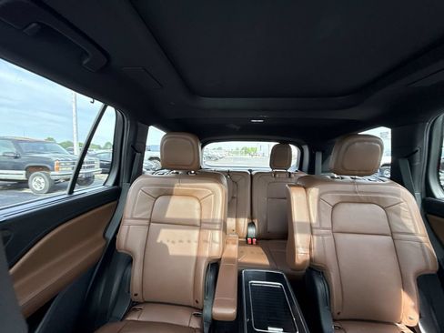 Used 2022 Lincoln Aviator Grand Touring w/ Equipment Group 301A AWD/4WD image 11
