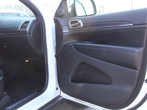 Used 2018 Jeep Grand Cherokee Limited RWD image 23