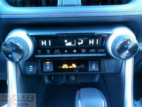 New 2025 Toyota RAV4 SE image 13