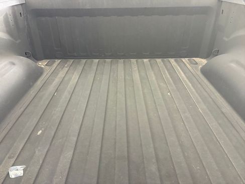 Used 2019 RAM 1500 Laramie AWD/4WD image 18