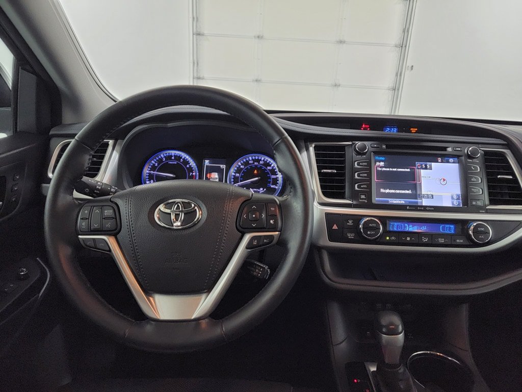 Used 2018 Toyota Highlander Limited AWD/4WD image 12