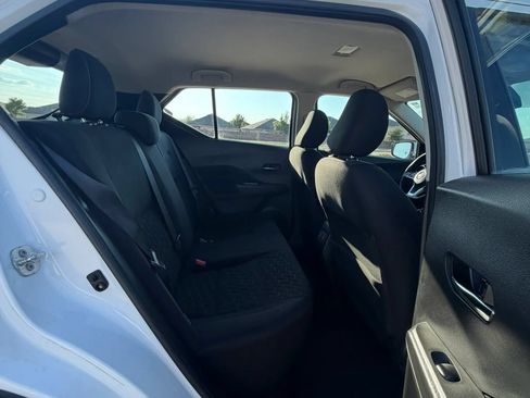 Used 2022 Nissan Kicks SV FWD image 27