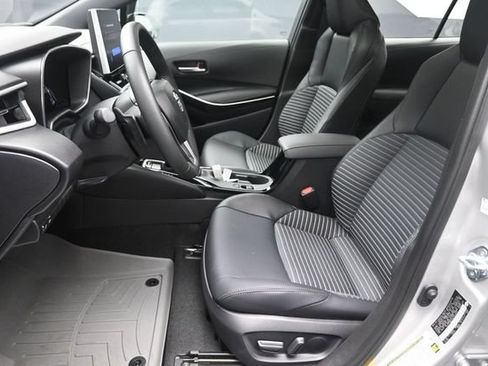 Used 2025 Toyota Corolla XSE FWD image 18