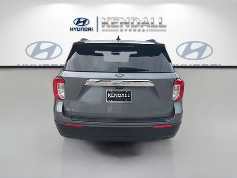 Used 2021 Ford Explorer XLT RWD image 5
