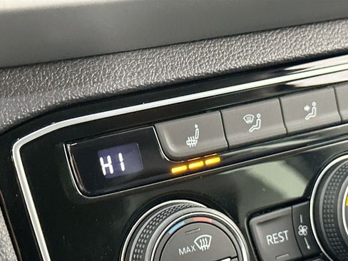 Used 2023 Volkswagen Atlas SE image 19