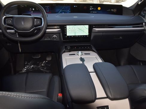 New 2025 Lincoln Navigator L Reserve w/ Jet Appearance Package image 17