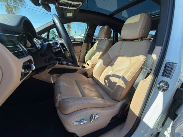 Used 2022 Porsche Macan AWD/4WD image 11