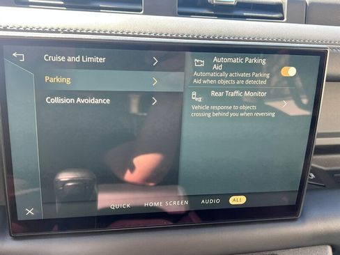 Used 2023 Land Rover Defender 130 X-Dynamic SE image 45