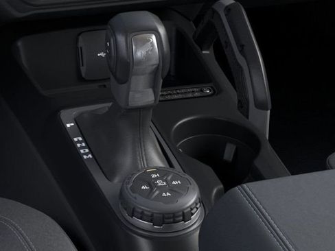 New 2025 Ford Bronco Outer Banks w/ Sasquatch Package image 17