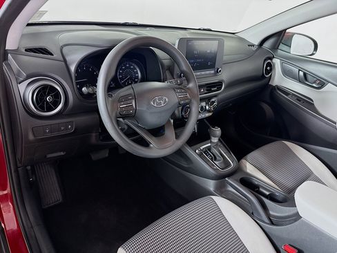 Used 2023 Hyundai Kona SE image 8