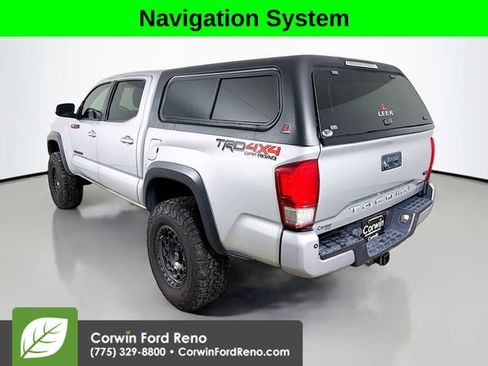 Used 2017 Toyota Tacoma TRD Off-Road image 5