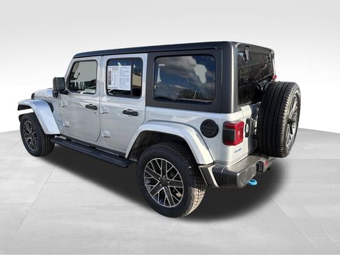 Certified 2023 Jeep Wrangler Unlimited Sahara w/ Cold Weather Group image 9