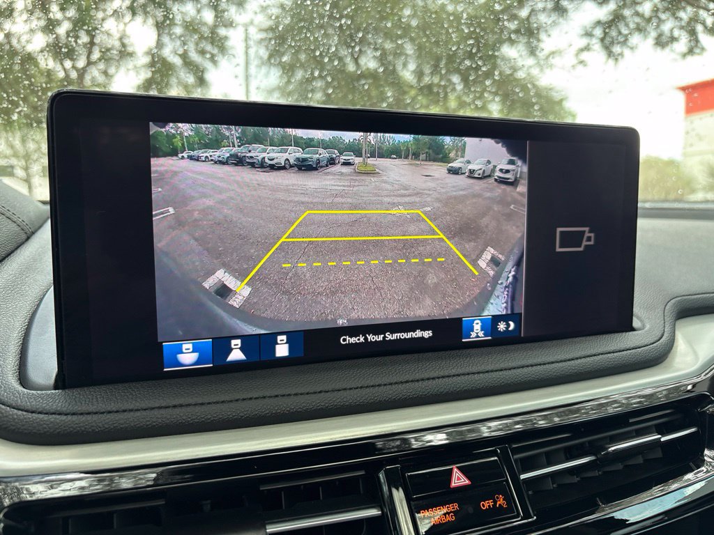 Used 2025 Acura MDX FWD image 35