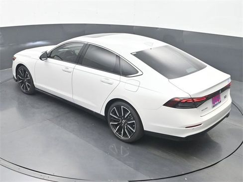 Certified 2025 Honda Accord Touring image 24