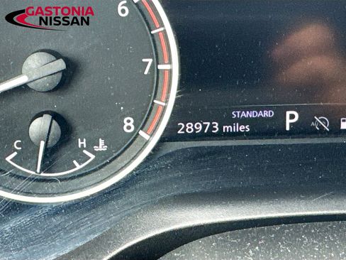 Used 2025 Nissan Rogue SV FWD image 15