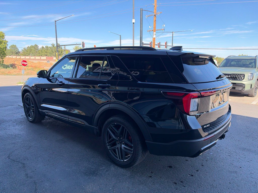 Used 2025 Ford Explorer ST-Line w/ Premium Package AWD/4WD image 6