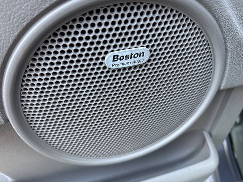 Used 2008 Jeep Commander Sport image 27