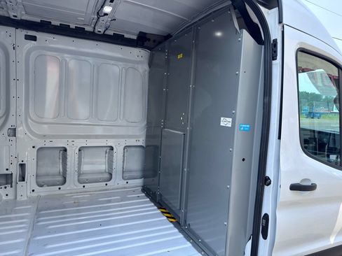 Used 2023 Ford Transit 250 Low Roof w/ Load Area Protection Package RWD image 32