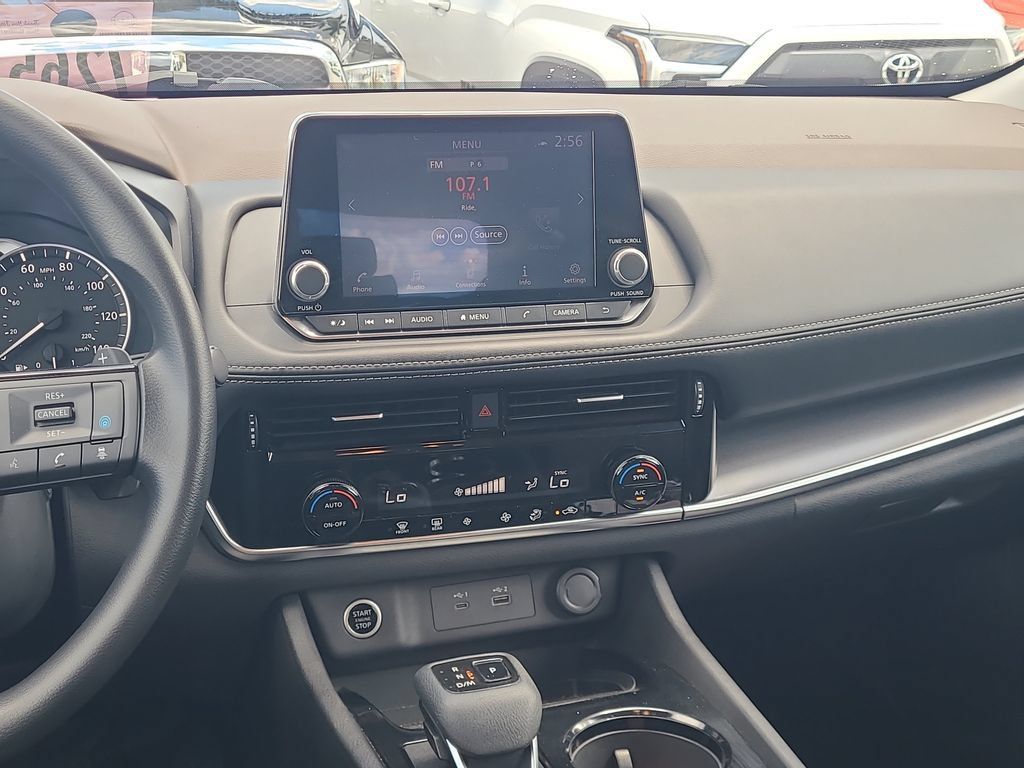 Certified 2021 Nissan Rogue SV FWD image 15