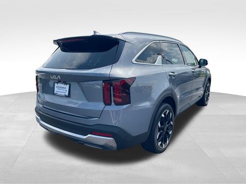 Used 2025 Kia Sorento EX w/ Panoramic Sunroof Package FWD image 5
